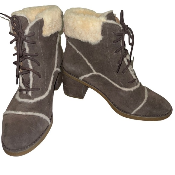 UGG Australia Esterly Heeled Lace up Suede boots. Size 9.5 EUC - Picture 4 of 14